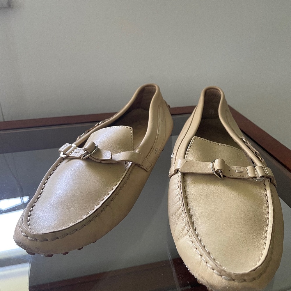 Tod’s parent-leather loafers  39 9 tan/ natural   color